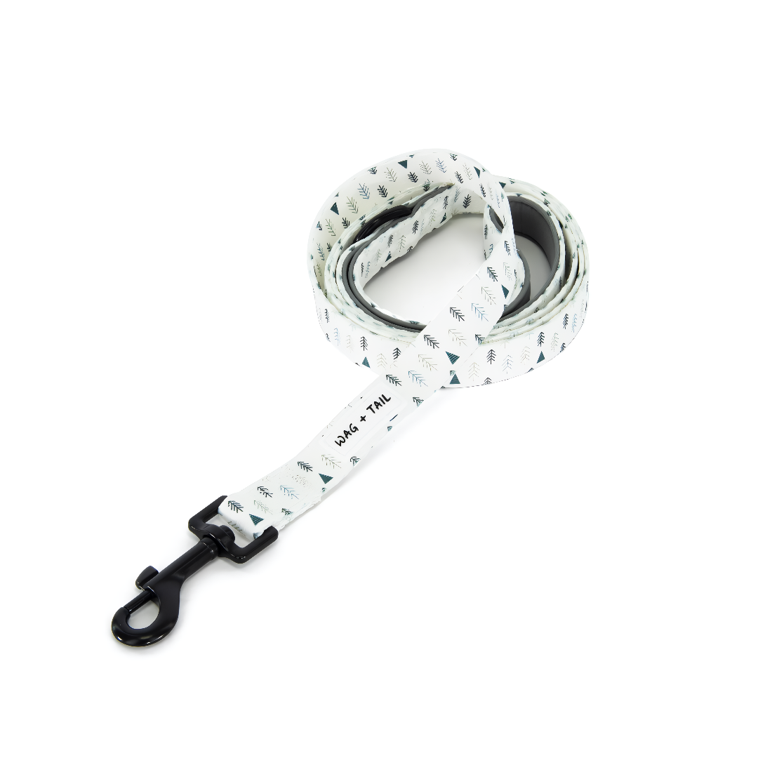 Wag + Tail Frosted Pines dog leash alternate view showing pine and winter pattern